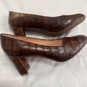 Easy Spirit Brown Crocodile Heels. It’s softly padded.